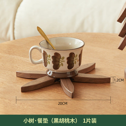 🎄✨ Tree-Shaped Wooden Trivet Set – 50% OFF! Gravity-activated folding, 4 trivets + stand, heat-resistant – festive table protection. 🍽️