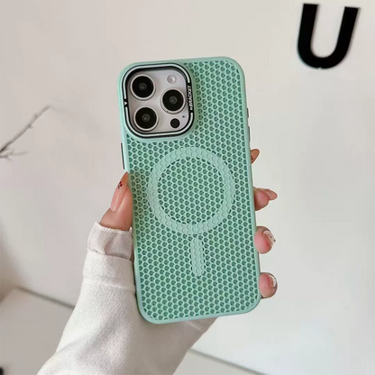 📱🍯 Honeycomb Magnetic Phone Case – 50% OFF! Built-in foldable stand, strong magnet, heat-dissipating design – slim everyday protection. ✨